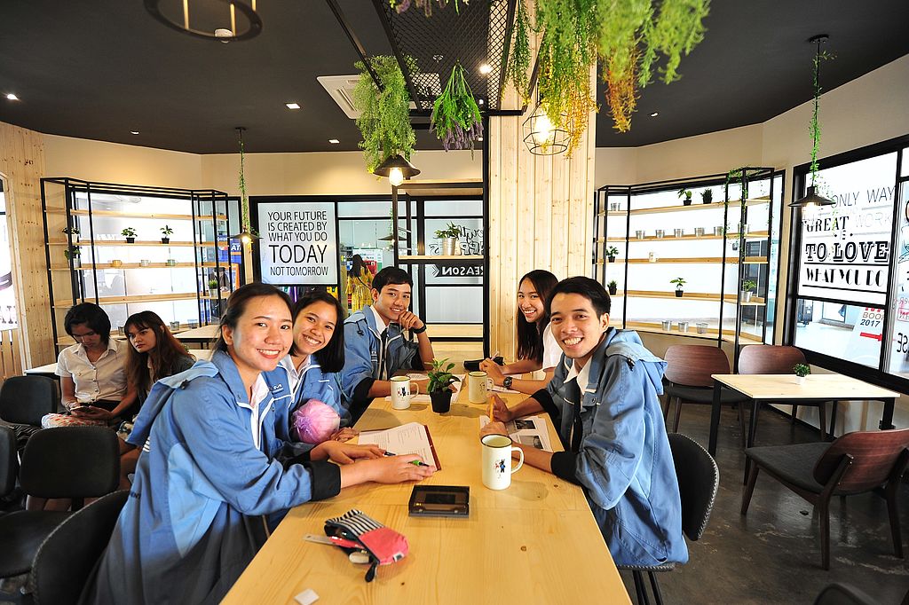 มฟล. จับมือ Singha Park Café เปิดห้องอ่านหนังสือ Co-Working Space เพิ่มพื้นที่สร้างสรรค์การเรียนรู้และใช้ชีวิต