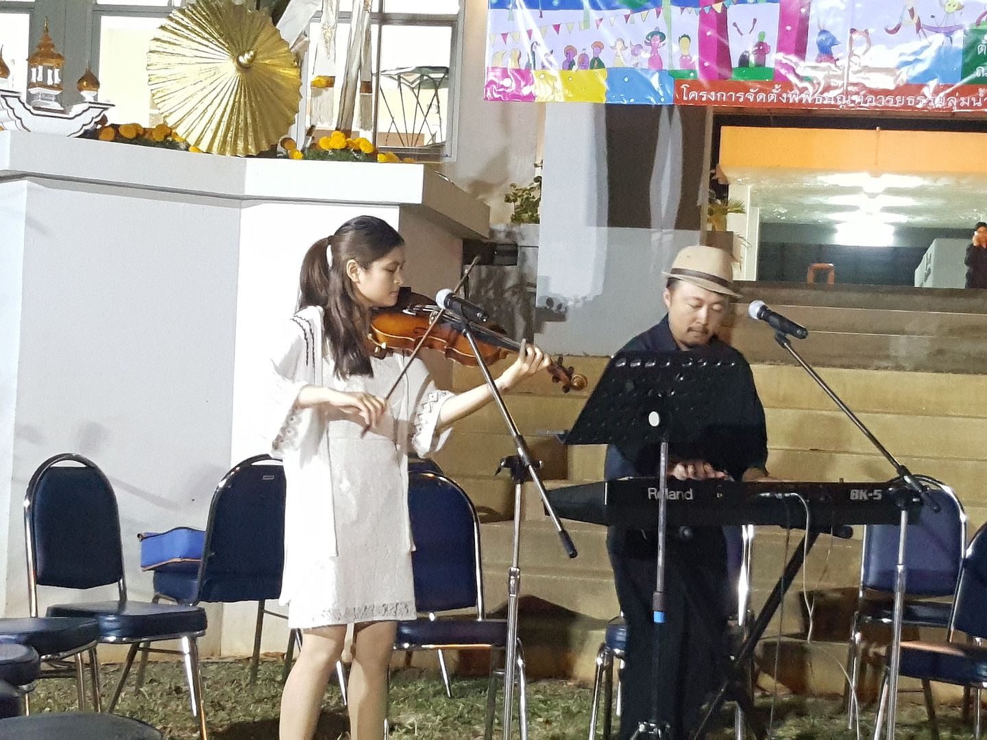 MFU News : Music_in_the_garden__7_.jpg