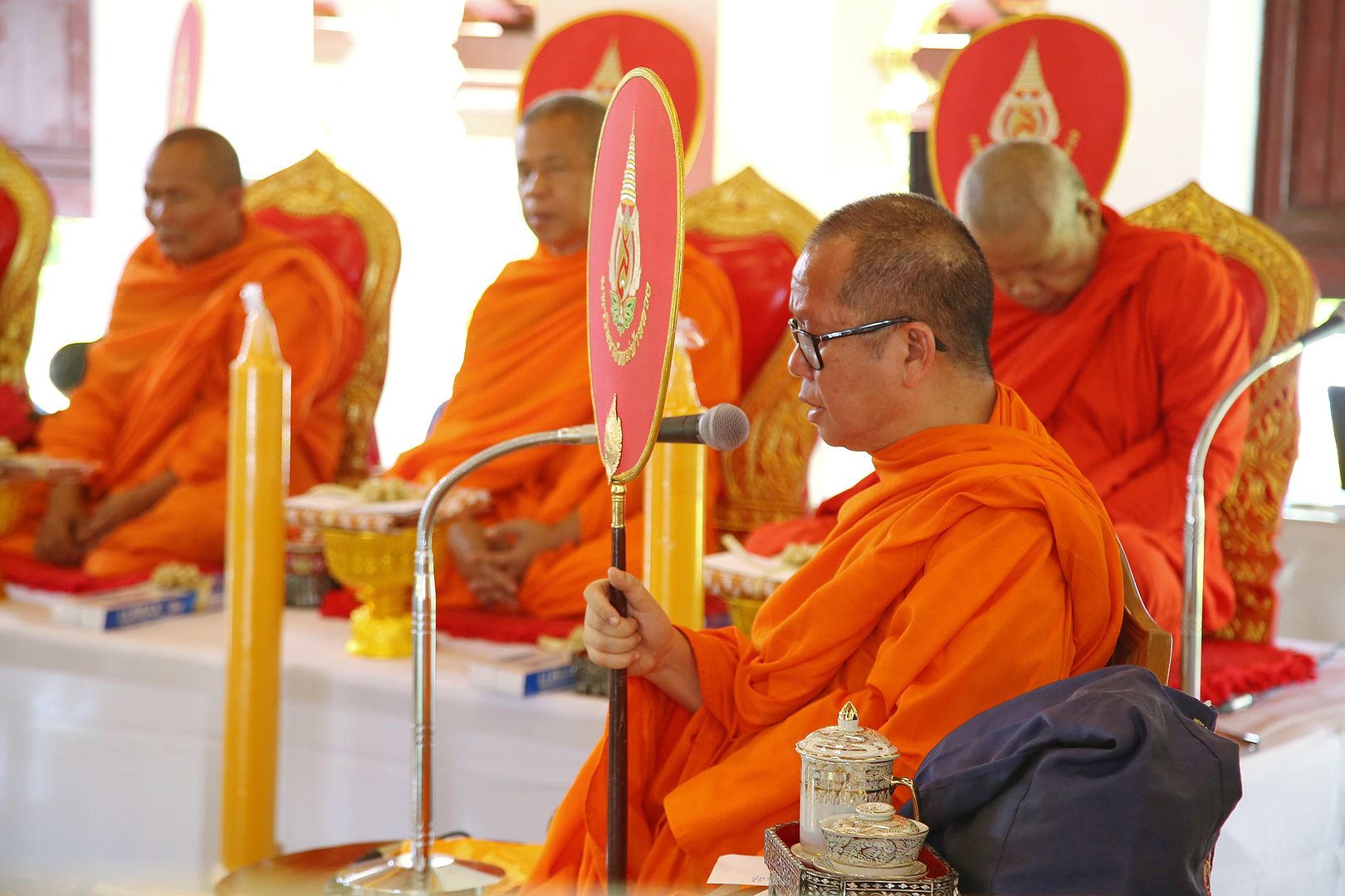 MFU News : ถวายเทียน_2562__8_.JPG