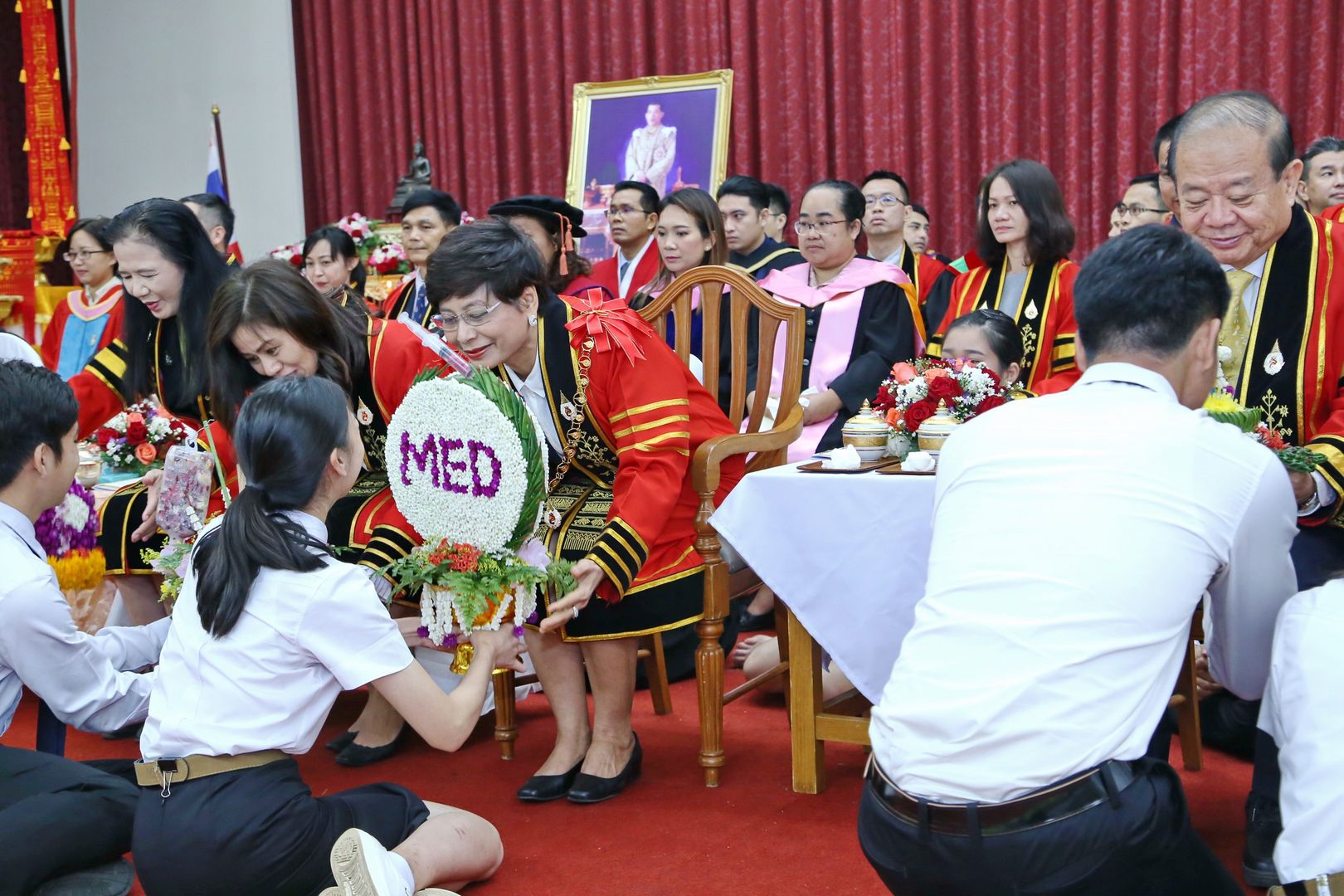 MFU News : MFU_wai_khru__5_.JPG