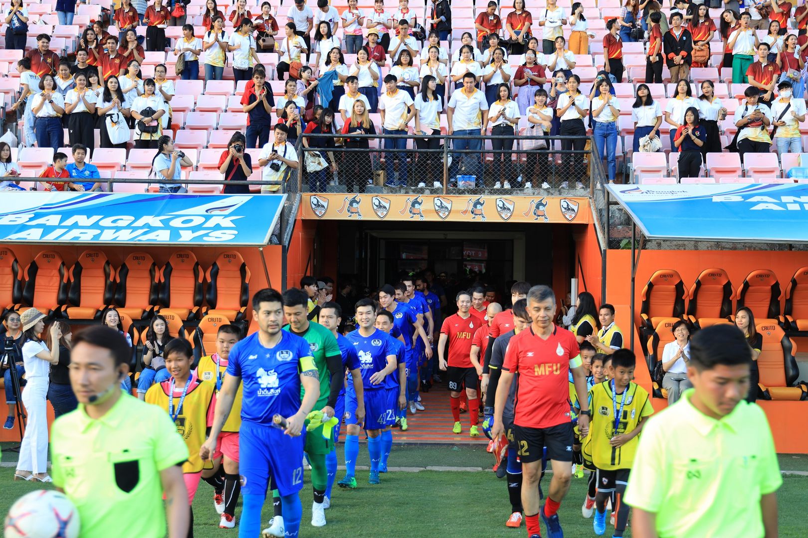 MFU News : MFU_เตะกับหมอ__3_.JPG