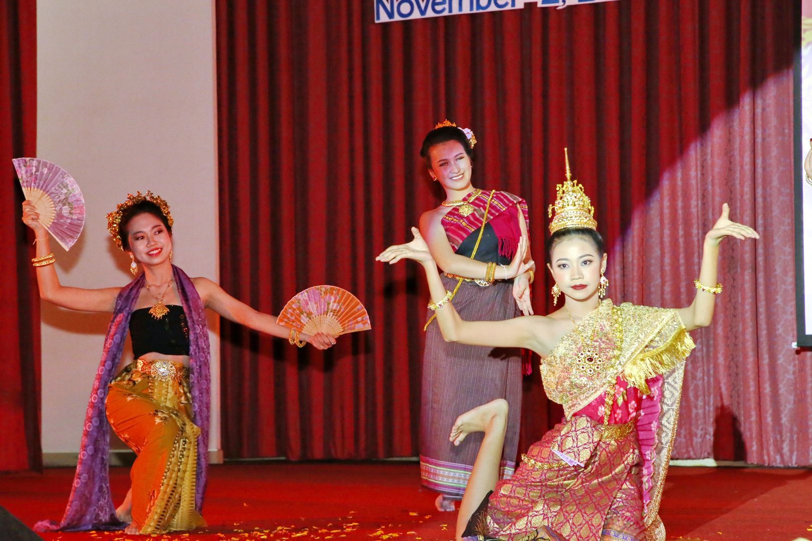 MFU News : MFU_Thai_Chinese_Perform__7_.JPG