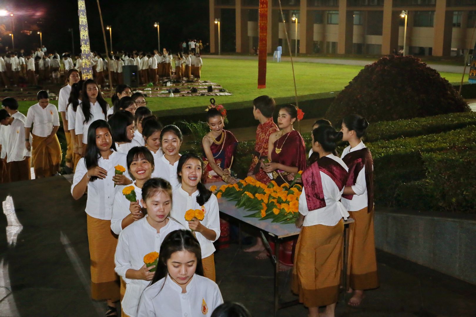 MFU News : Wai_sa_Mae_Fah_Luang__8_.JPG