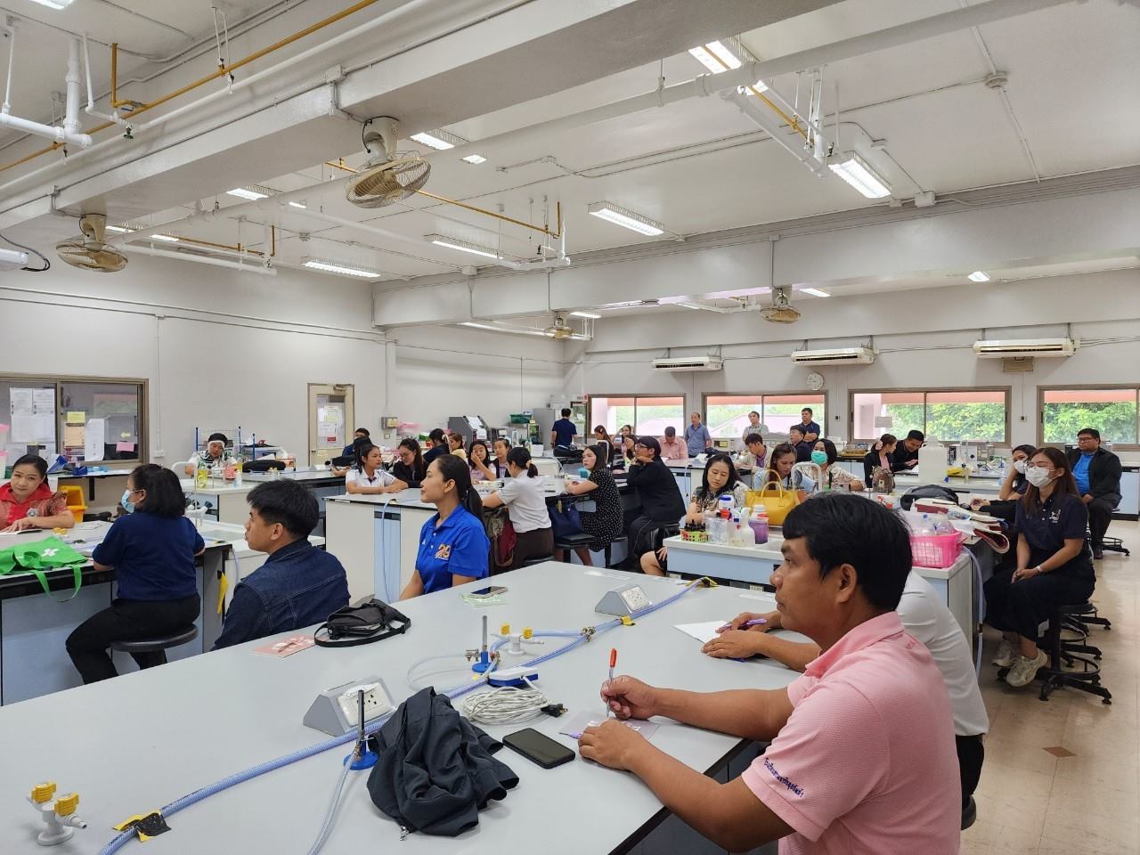 MFU News : LINE_ALBUM_อบรมห่องเรียนวิทย_240612_48.jpg